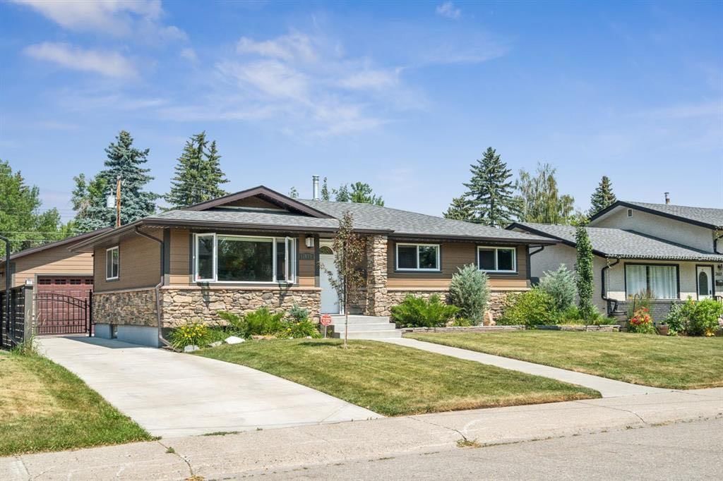 7611 Fleetwood Drive SE, Calgary — main listing photo