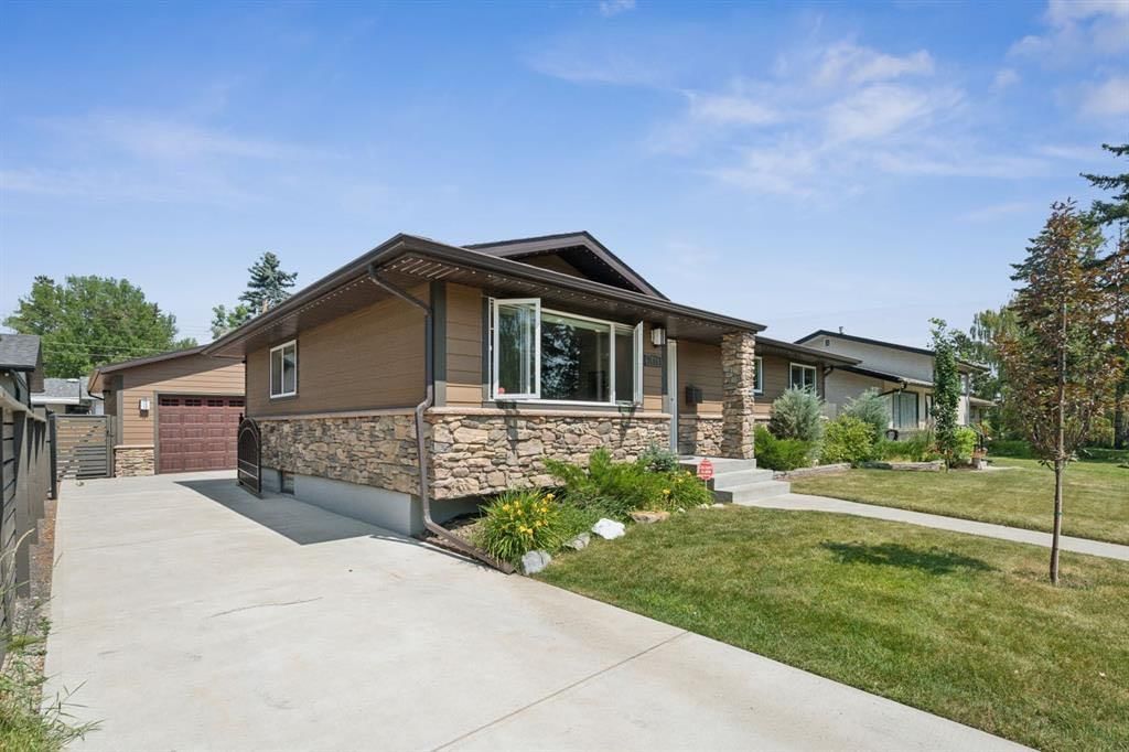 7611 Fleetwood Drive SE, Calgary — photo 3 of 23