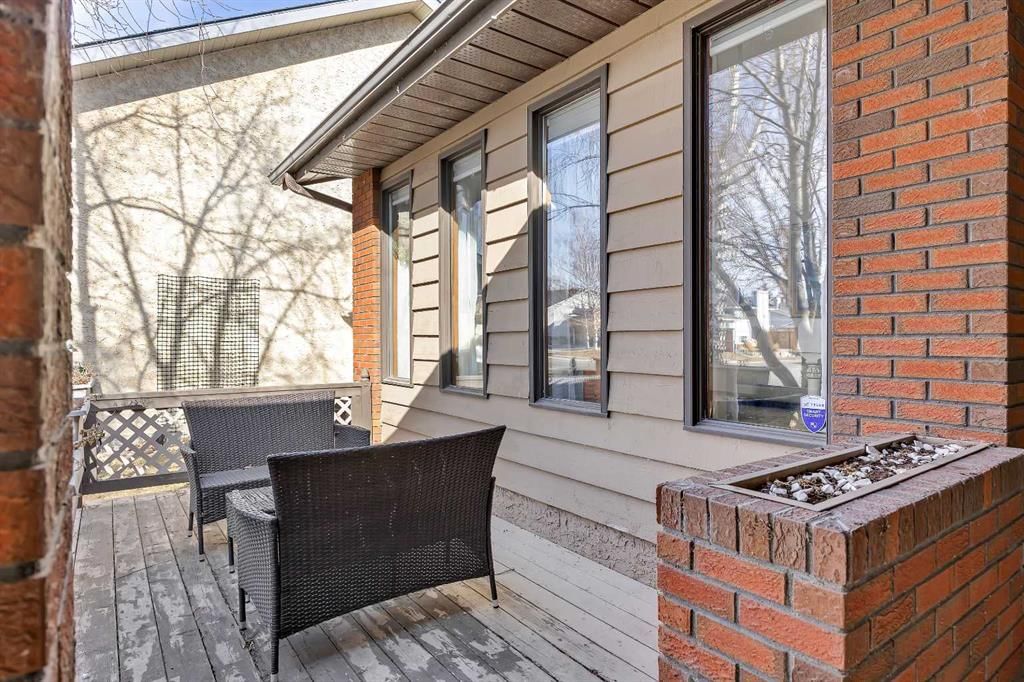 874 Riverbend Drive SE, Calgary — photo 3 of 49