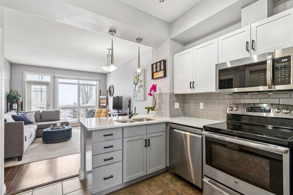 12, 140 Rockyledge View NW, Calgary — photo 4 of 27
