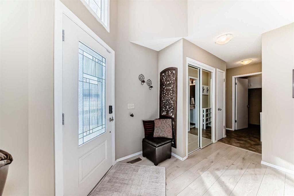 151 Macewan Park Circle NW, Calgary — photo 3 of 46