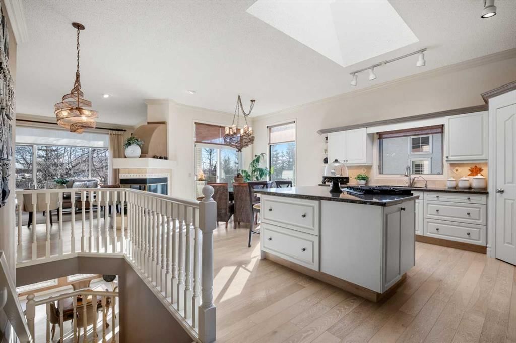 60 Woodpark Close SW, Calgary — photo 3 of 50