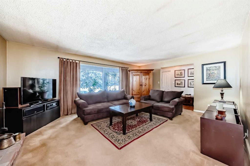 844 Lake Ontario Drive SE, Calgary — photo 5 of 50