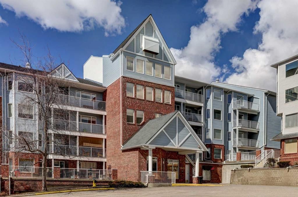 309, 3309 Hawksbrow Point NW, Calgary — photo 4 of 38