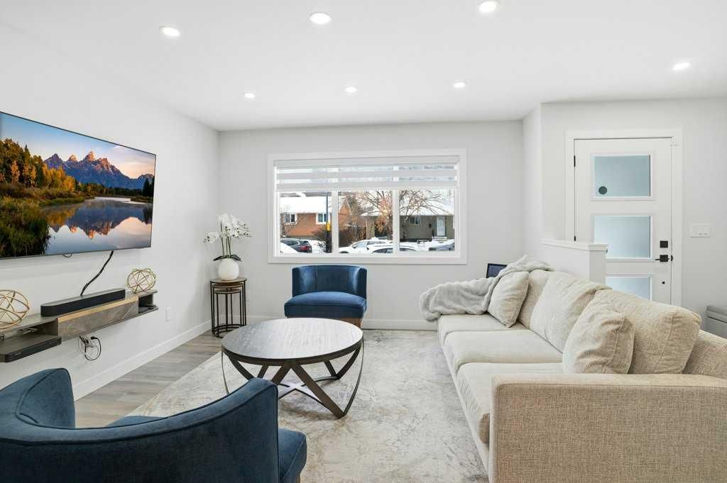 3 Kentish Drive SW, Calgary — photo 2 of 43