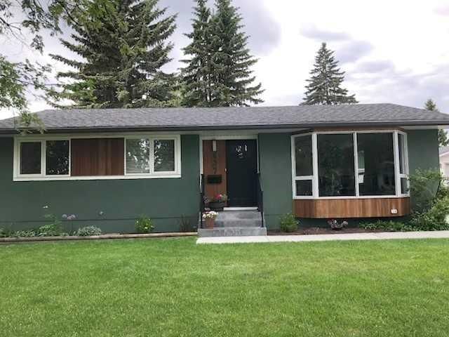 6427 Lombardy Crescent SW, Calgary — main listing photo