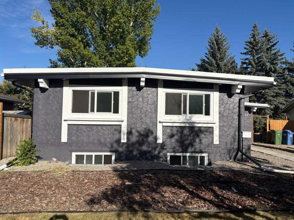 128 Cantrell Place SW, Calgary — main listing photo
