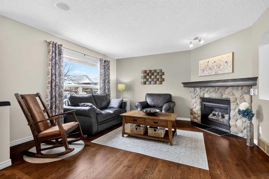 327 Chaparral Drive SE, Calgary — photo 5 of 47