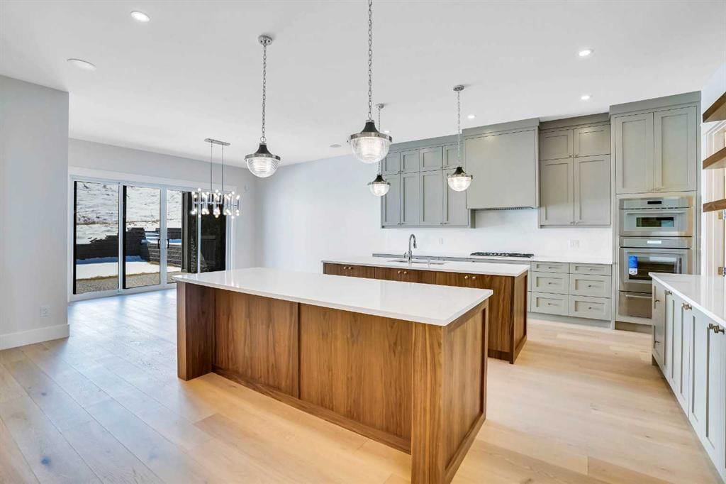 435 Patterson Boulevard SW, Calgary — photo 4 of 47