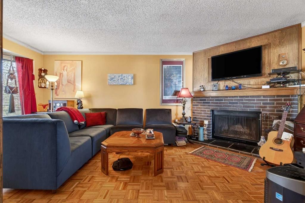 3509 49 Street SW, Calgary — photo 5 of 40
