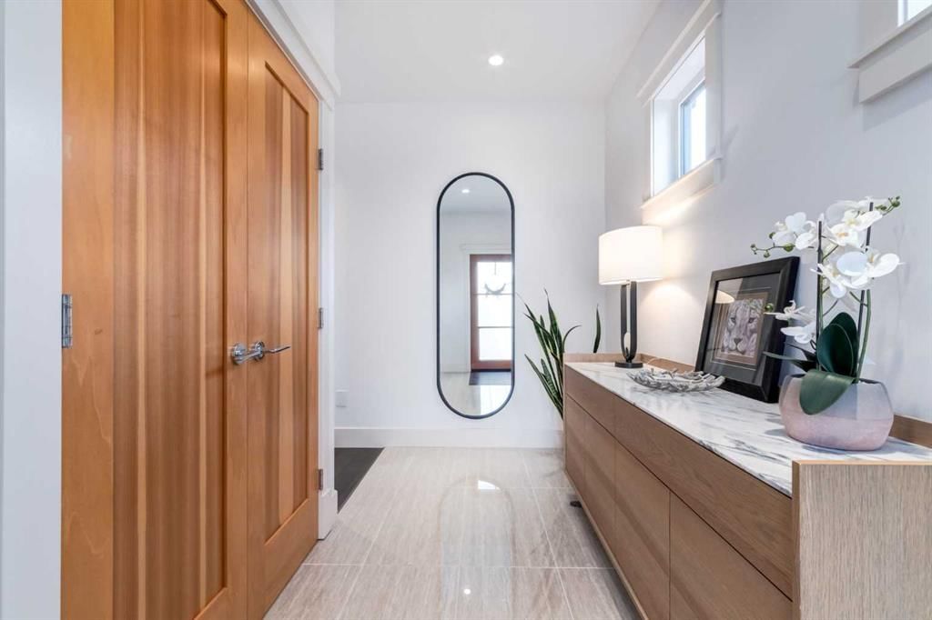 2613 3 Avenue NW, Calgary — photo 3 of 50