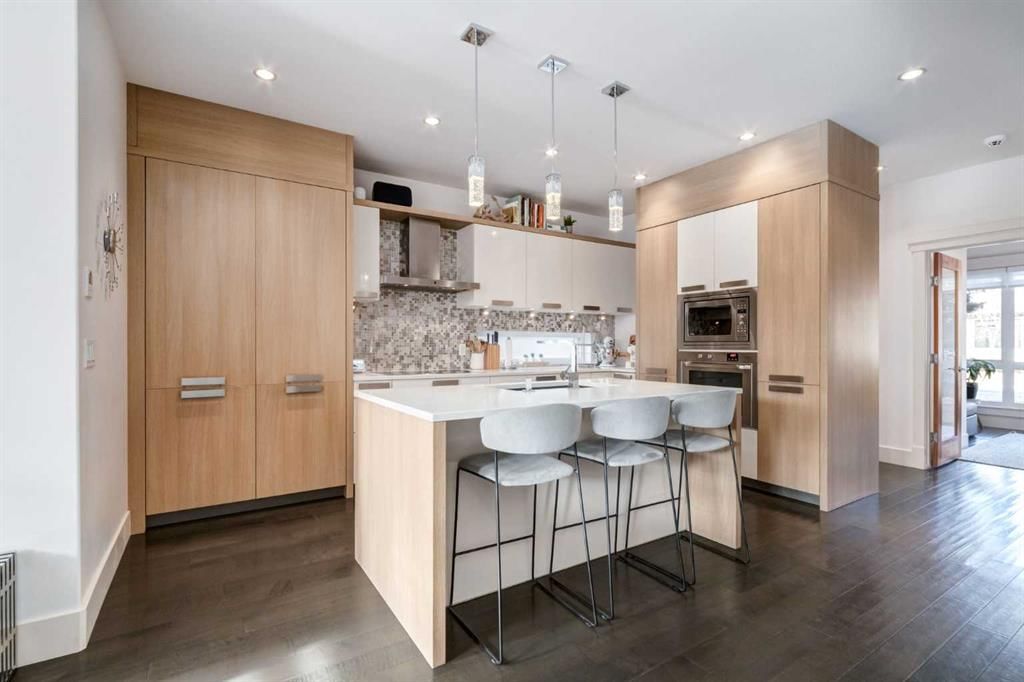 2613 3 Avenue NW, Calgary — photo 4 of 50