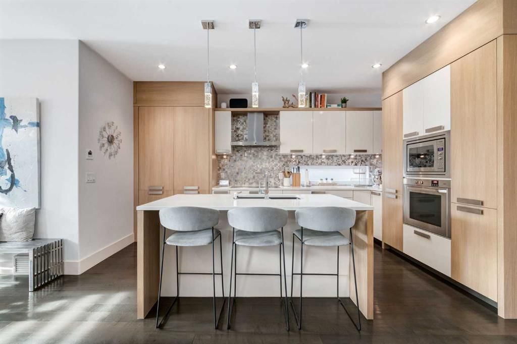 2613 3 Avenue NW, Calgary — photo 5 of 50