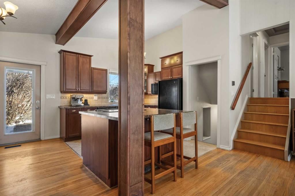 2720 45 Street SW, Calgary — photo 4 of 50