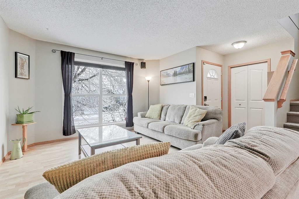 312 Cramond Close SE, Calgary — photo 2 of 41