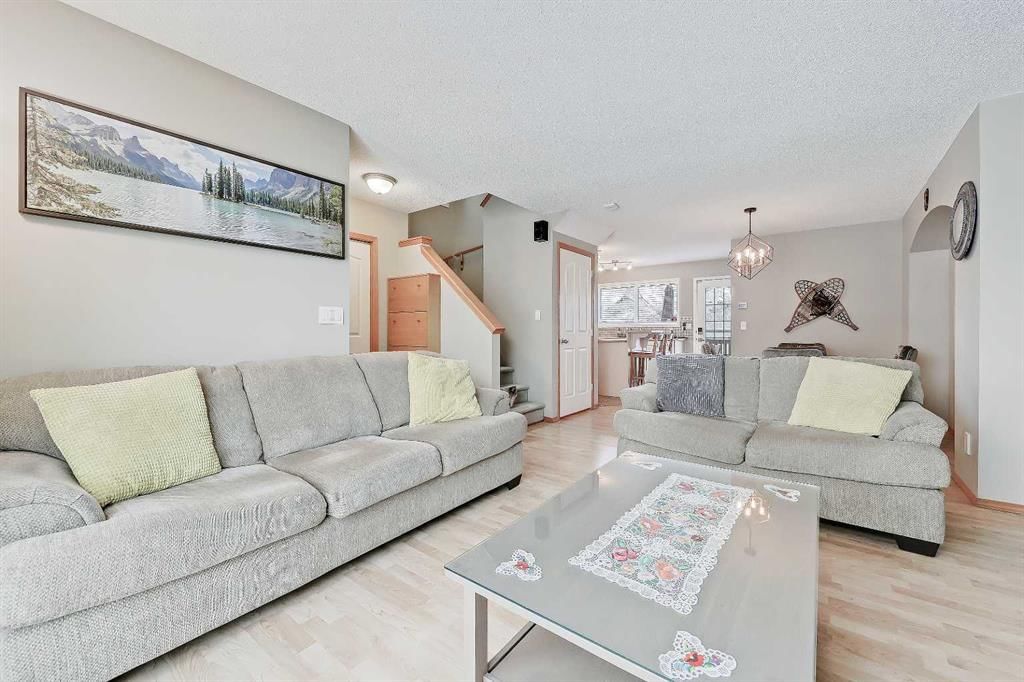 312 Cramond Close SE, Calgary — photo 3 of 41