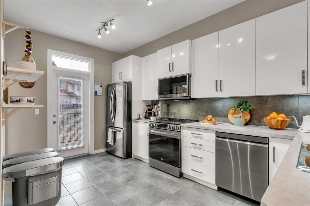 221 New Brighton Row SE, Calgary — photo 4 of 29