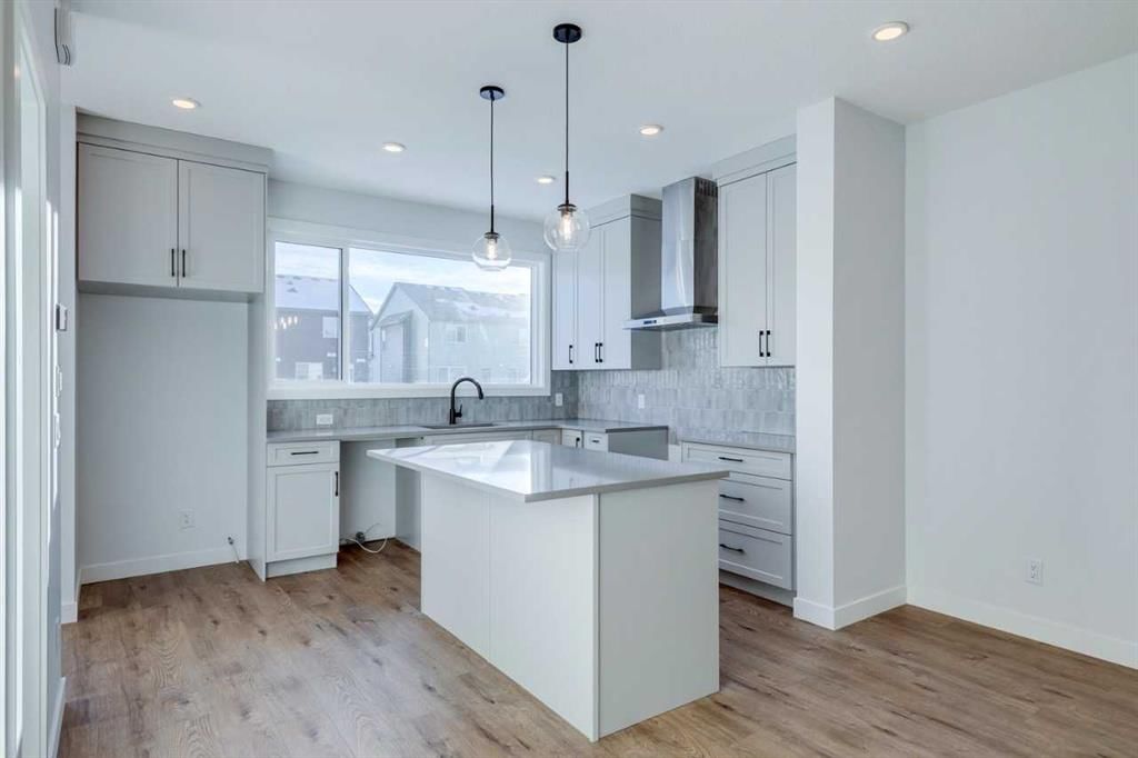 77 Savanna Place NE, Calgary — photo 4 of 33