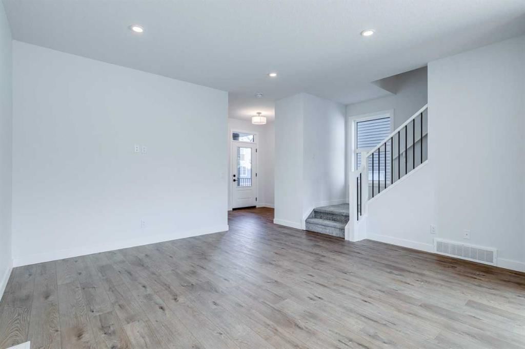 77 Savanna Place NE, Calgary — photo 5 of 33