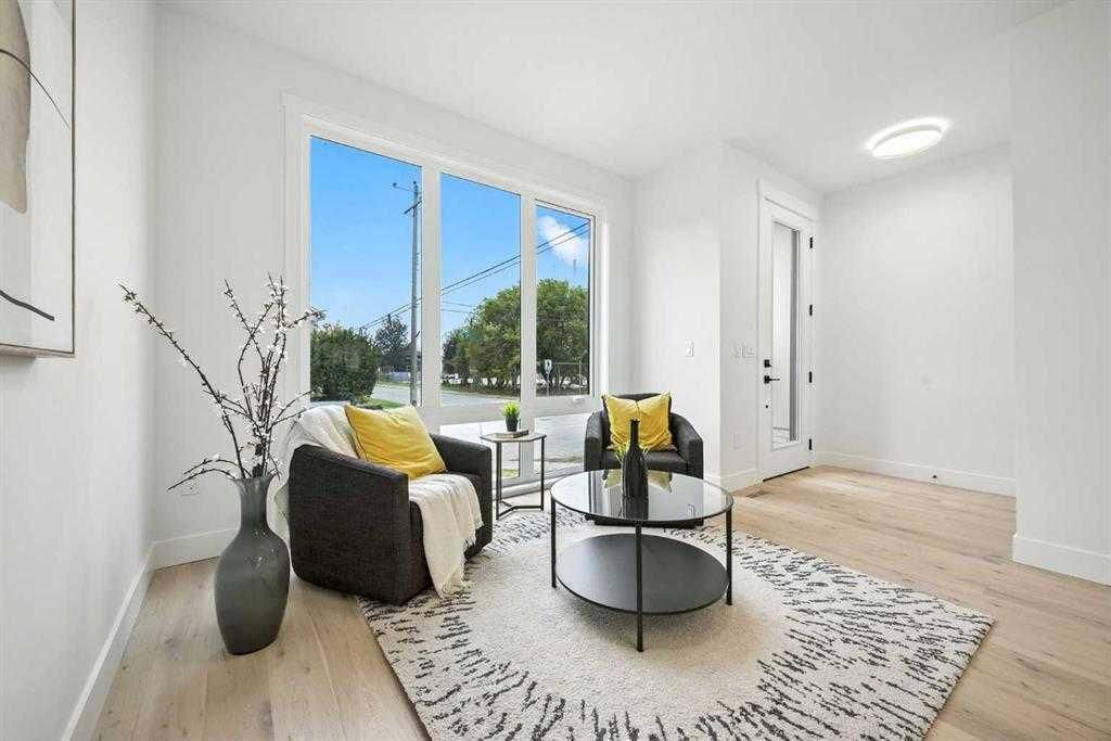 926 21 Avenue NW, Calgary — photo 3 of 40