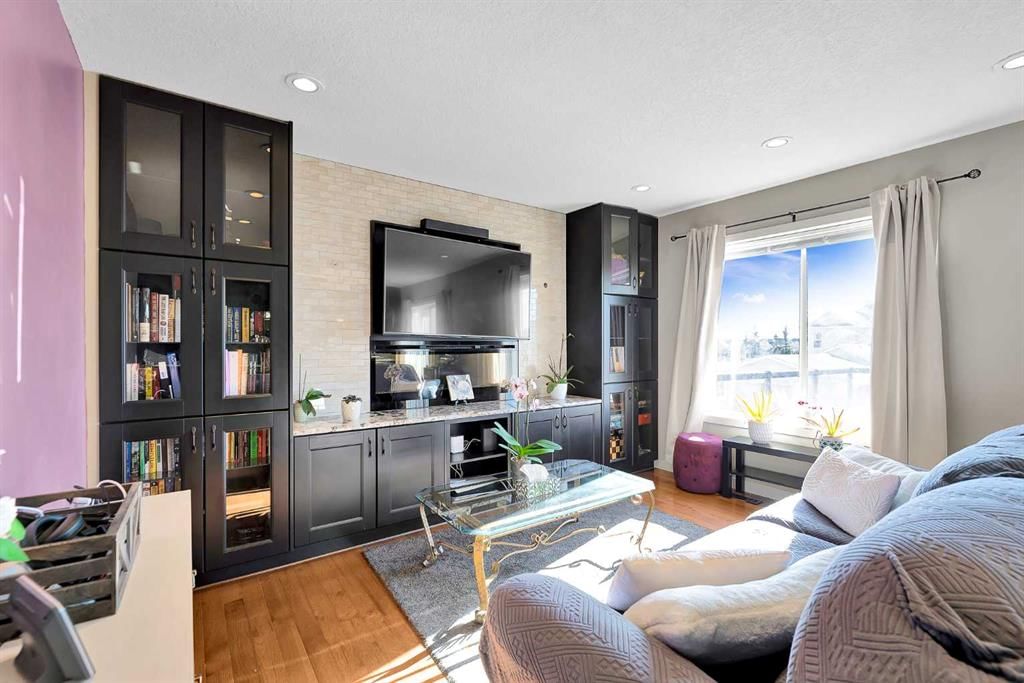 12 Bridleridge Court SW, Calgary — photo 3 of 26