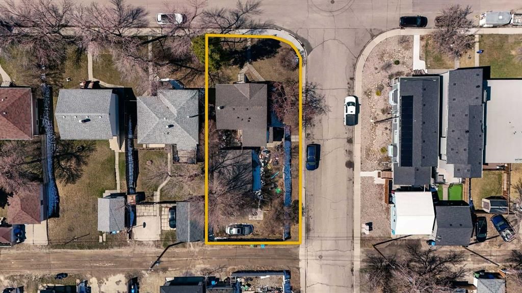 6204 18 Street SE, Calgary — photo 4 of 28