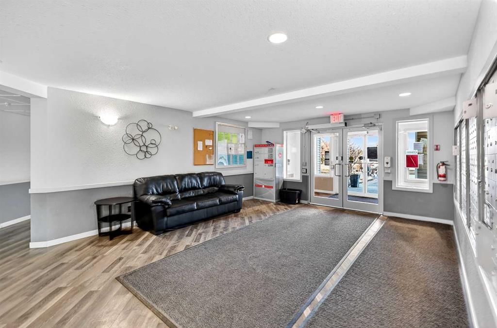 224, 1717 60 Street SE, Calgary — photo 4 of 35