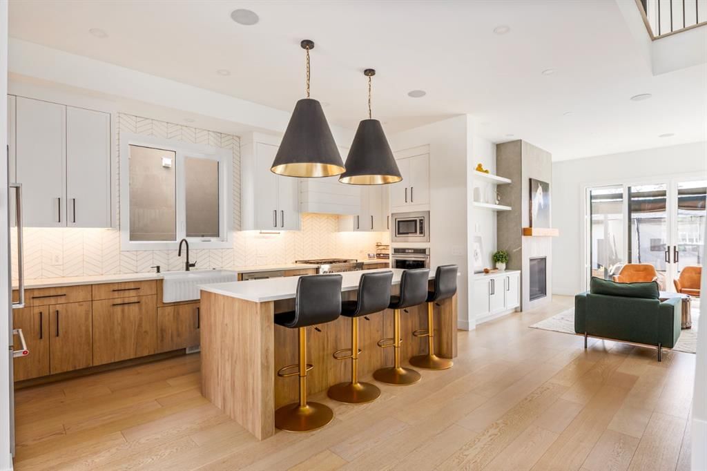 2615 30 Street SW, Calgary — photo 4 of 25