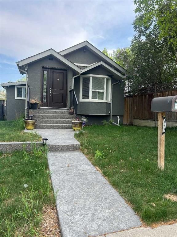 129 30 Avenue NW, Calgary — photo 2 of 29