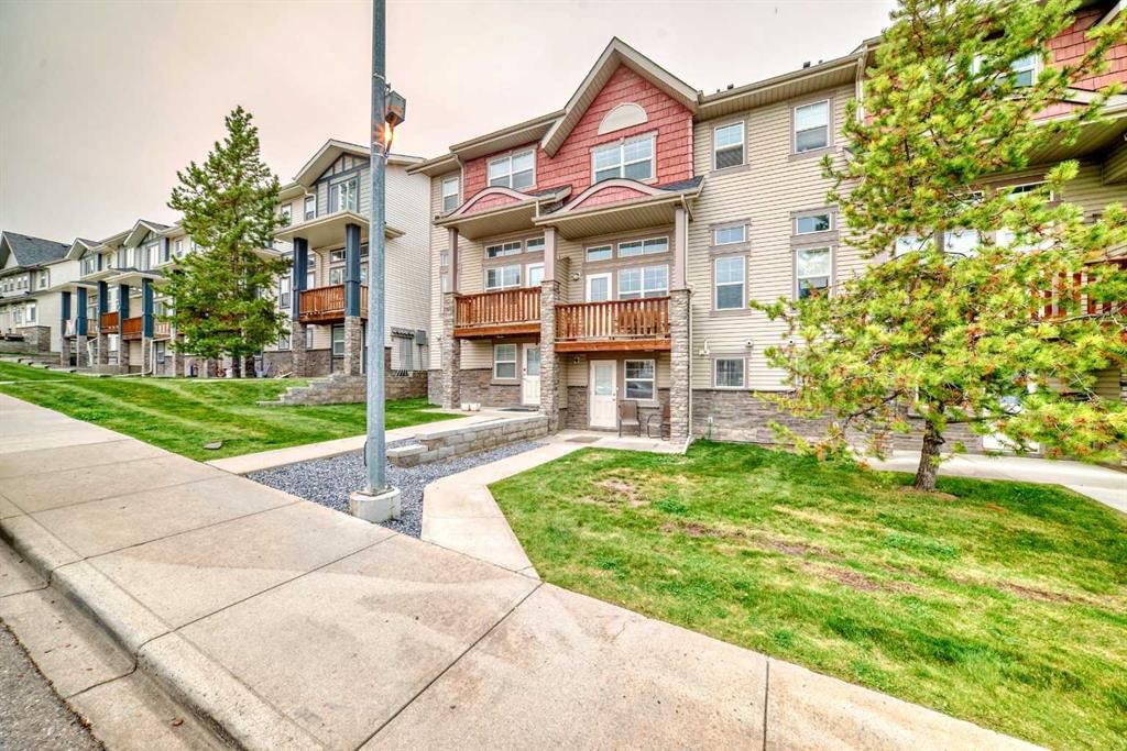 119 Panatella Hill NW, Calgary — photo 2 of 34