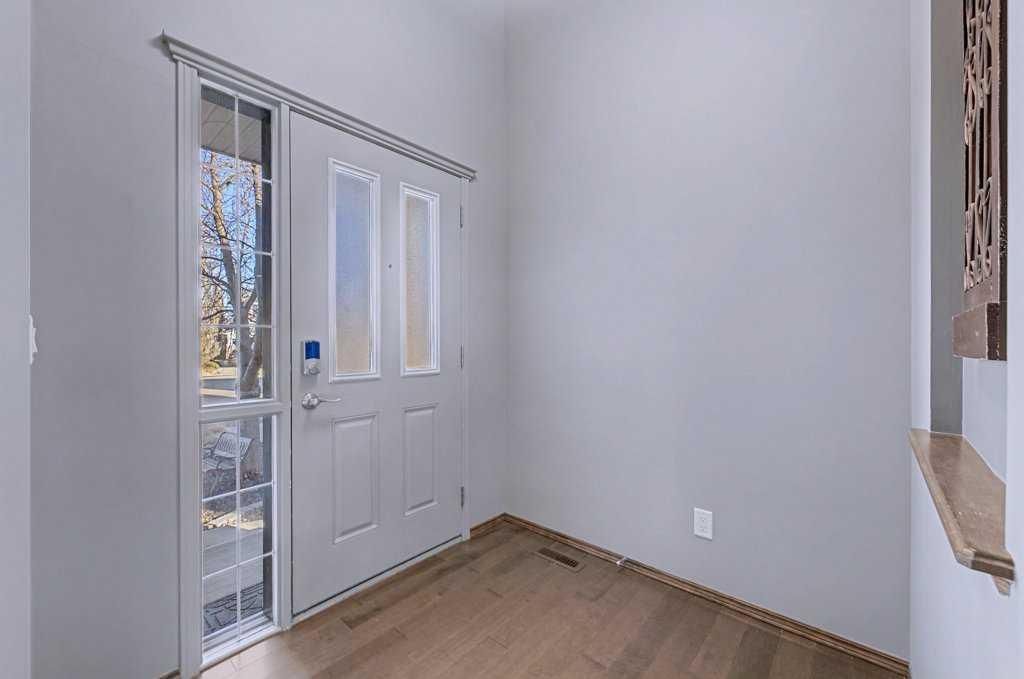 244 Eversyde Mews SW, Calgary — photo 5 of 48