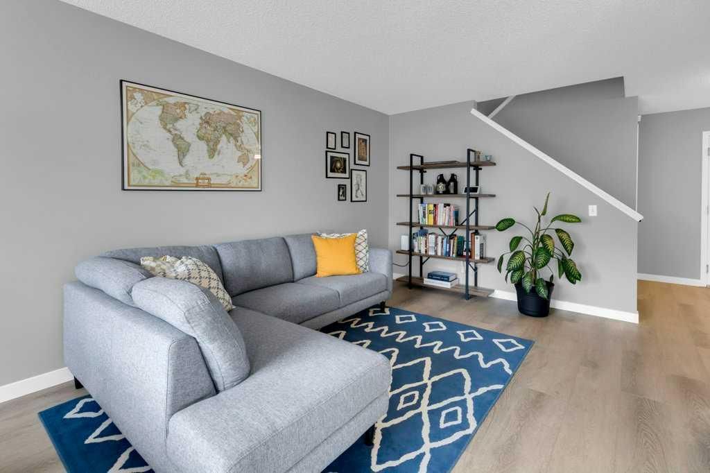 11185 Hidden Valley Drive NW, Calgary — photo 3 of 40