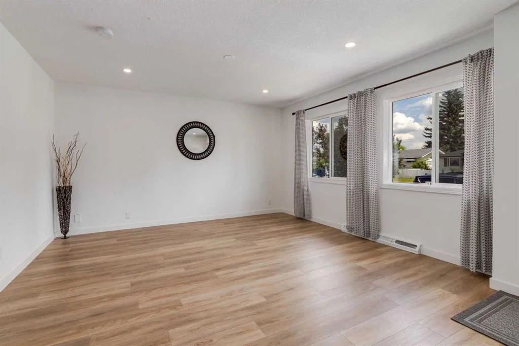 1321 39 Street SE, Calgary — photo 3 of 31