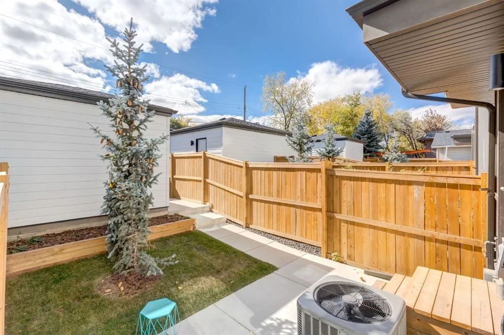 233 25 Avenue NE, Calgary — photo 5 of 15