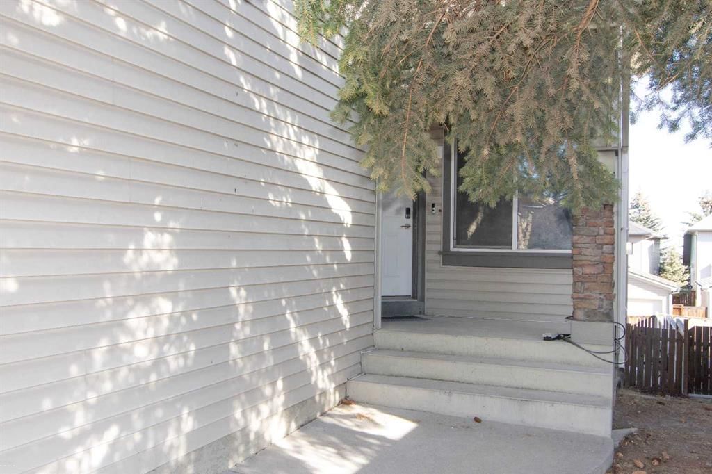 24 Panamount Lane NW, Calgary — photo 2 of 32