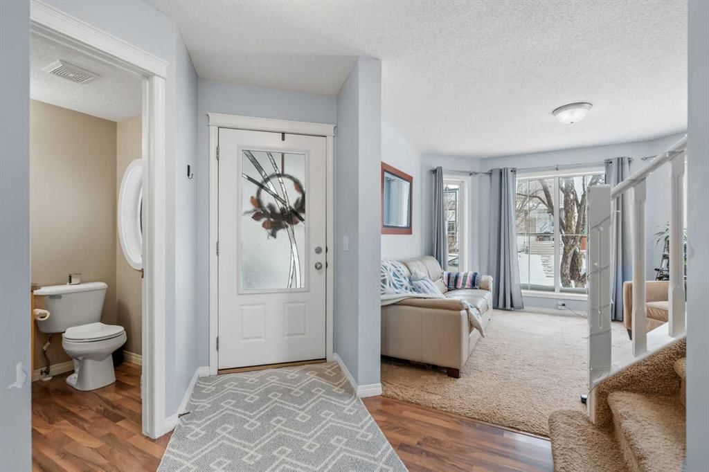 4 Tuscany Ridge Way NW, Calgary — photo 3 of 36