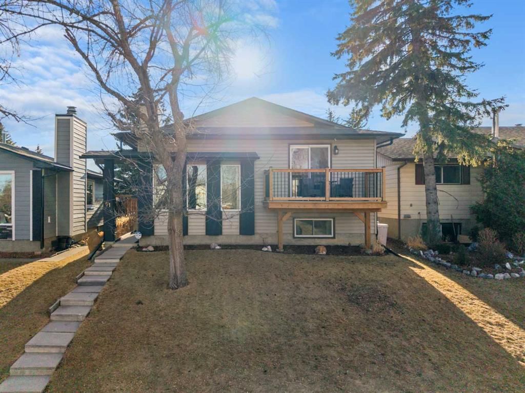 51 Berwick Hill NW, Calgary — main listing photo