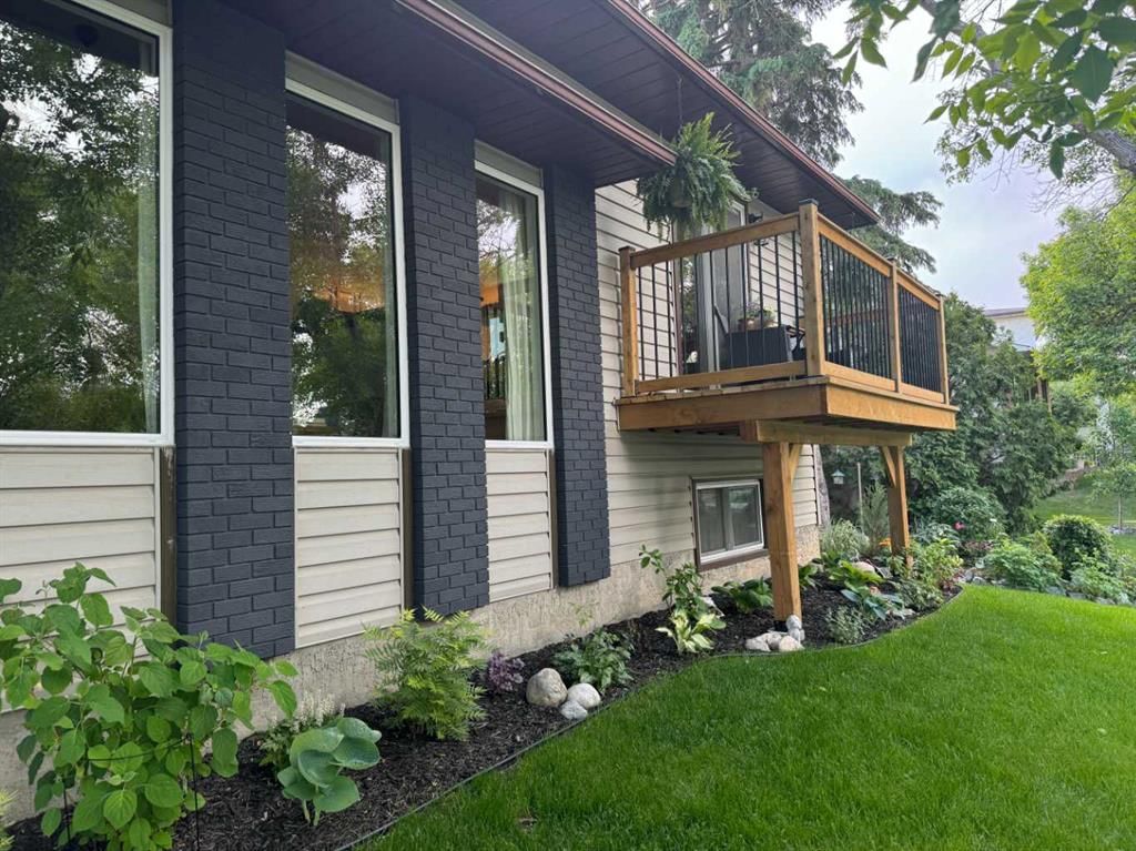 51 Berwick Hill NW, Calgary — photo 2 of 47