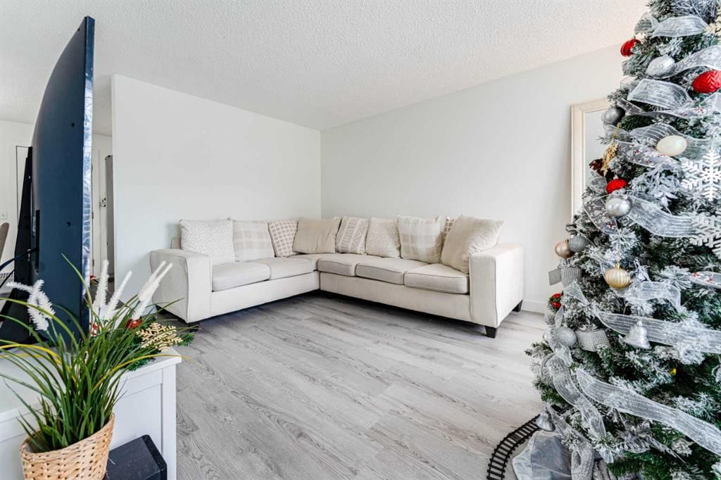 119 Falton Way NE, Calgary — photo 5 of 50