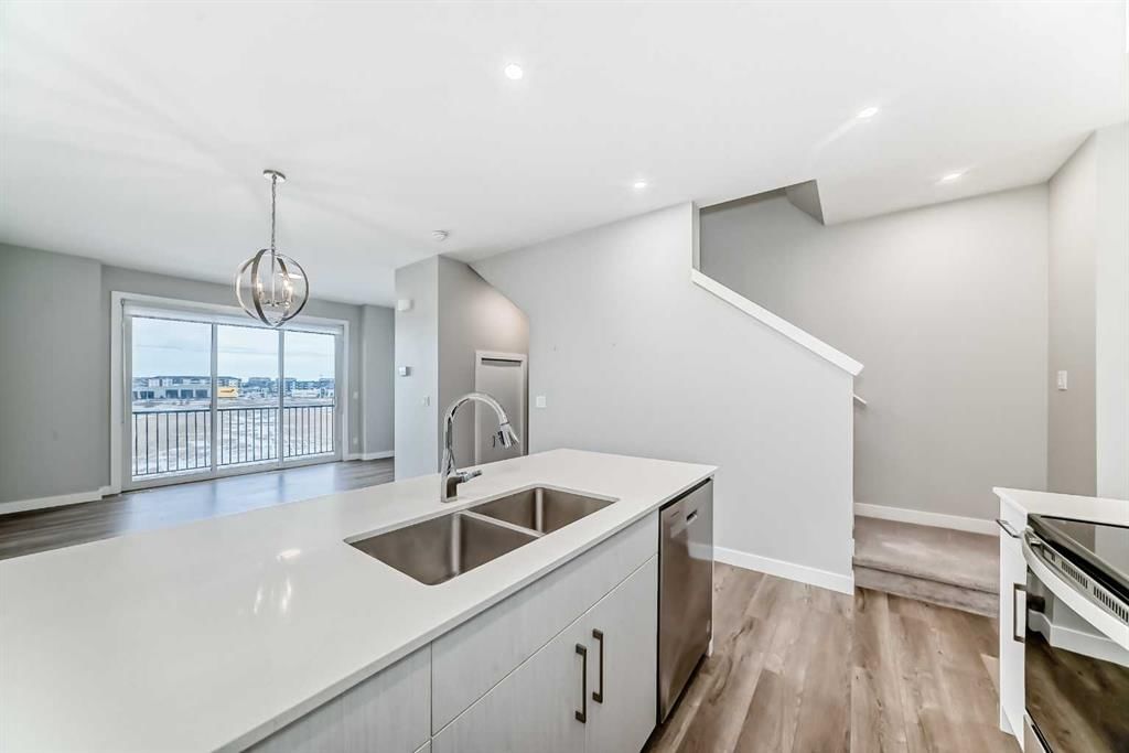 112 Evanscrest Square NW, Calgary — photo 5 of 30