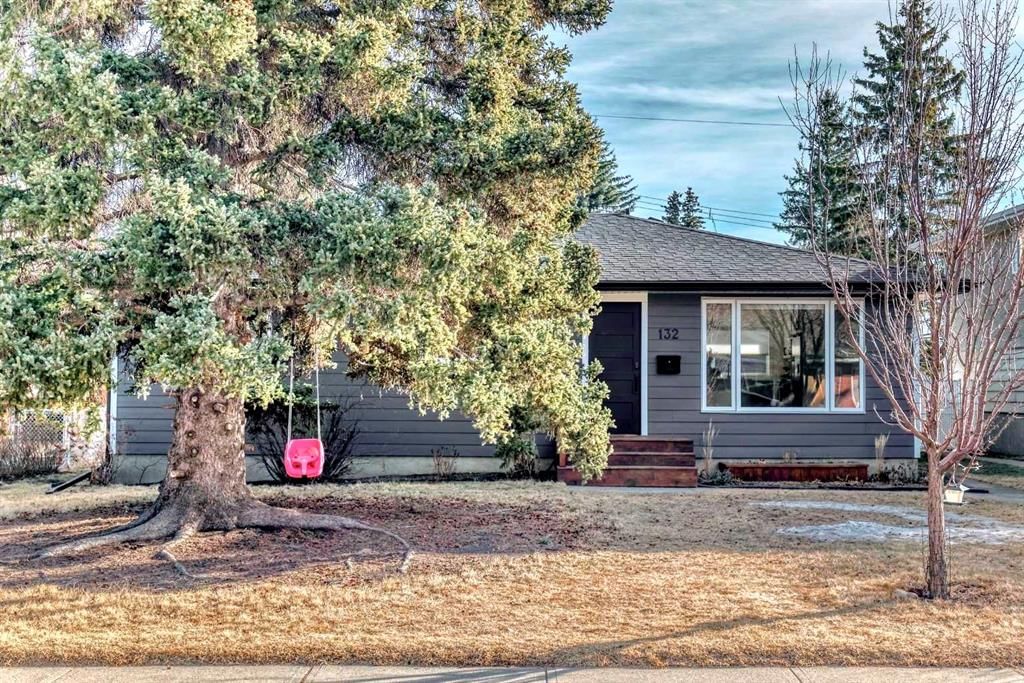 132 Wedgewood Drive SW, Calgary — photo 2 of 47