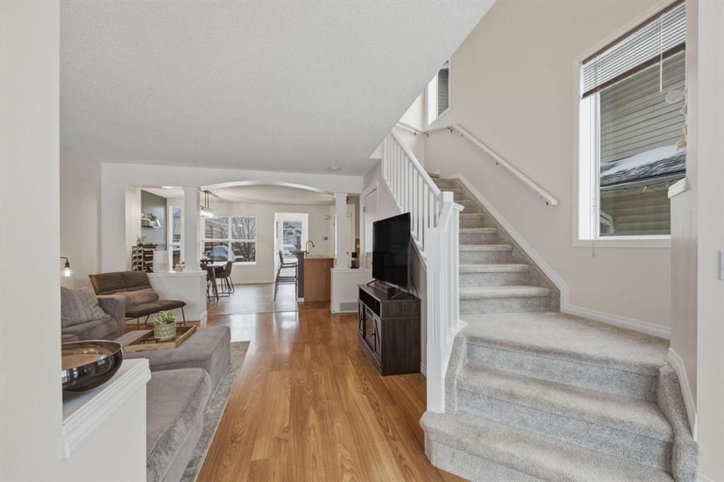 59 Prestwick Bay SE, Calgary — photo 4 of 42