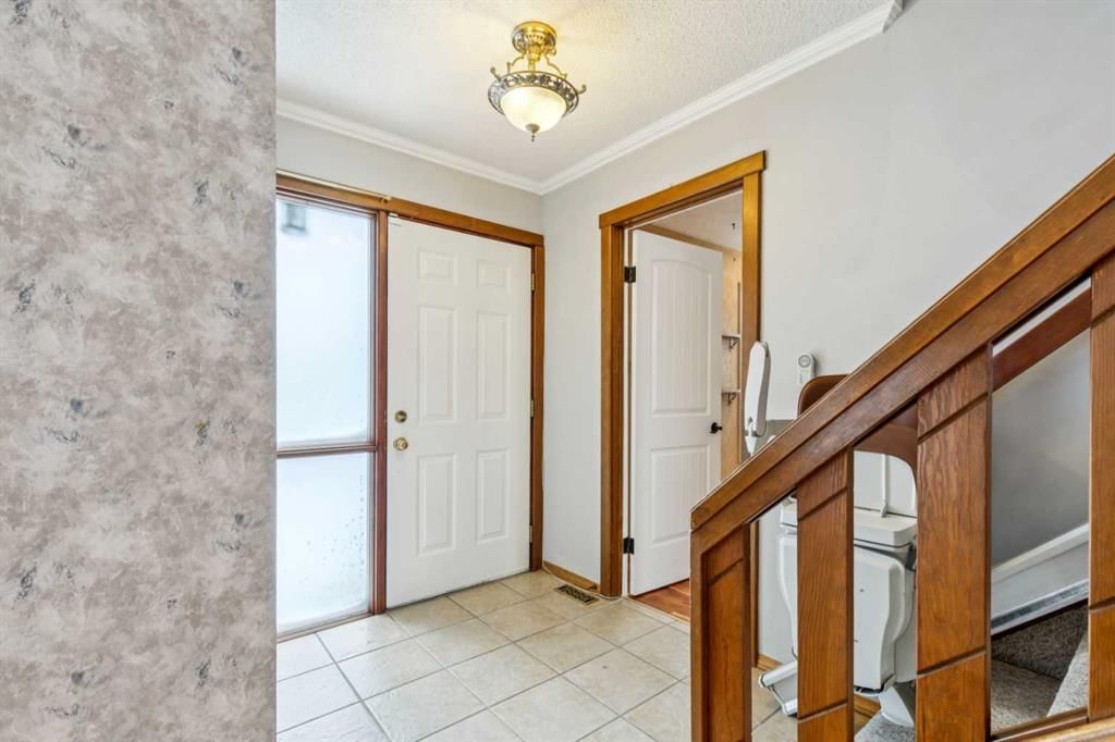 3412 Temple Road NE, Calgary — photo 2 of 28