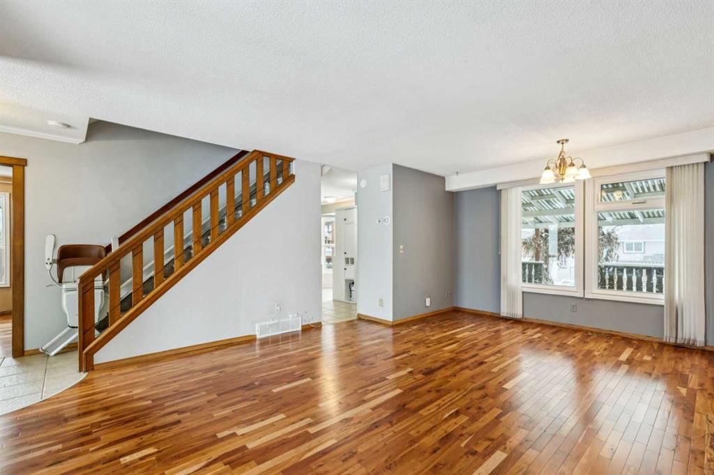3412 Temple Road NE, Calgary — photo 4 of 28