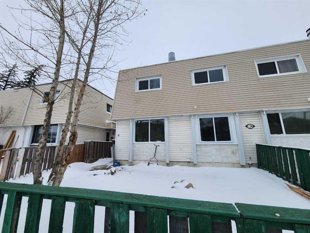 4, 6424 4 Street NE, Calgary — main listing photo