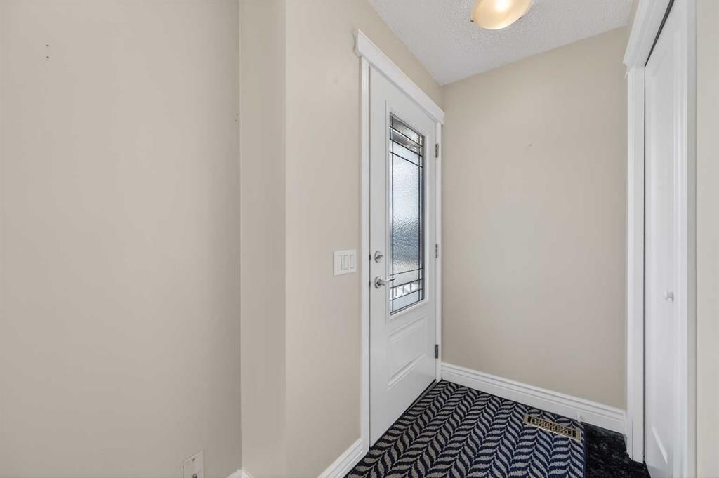132 Erin Grove Close SE, Calgary — photo 2 of 48