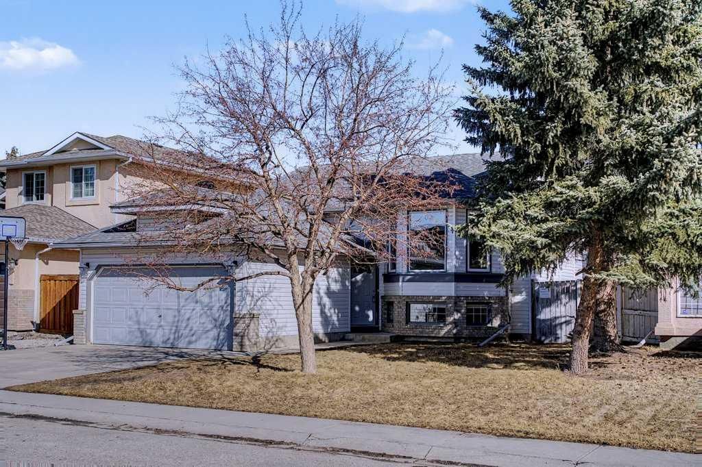 24 Sunlake Circle SE, Calgary — main listing photo