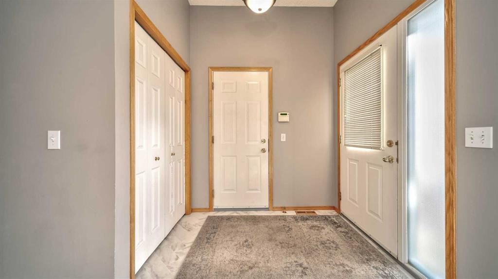 19 Prestwick Pond Terrace SE, Calgary — photo 2 of 34