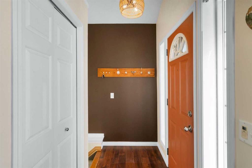 268 Mt Aberdeen Close SE, Calgary — photo 3 of 43