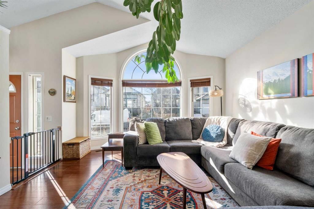 268 Mt Aberdeen Close SE, Calgary — photo 5 of 43